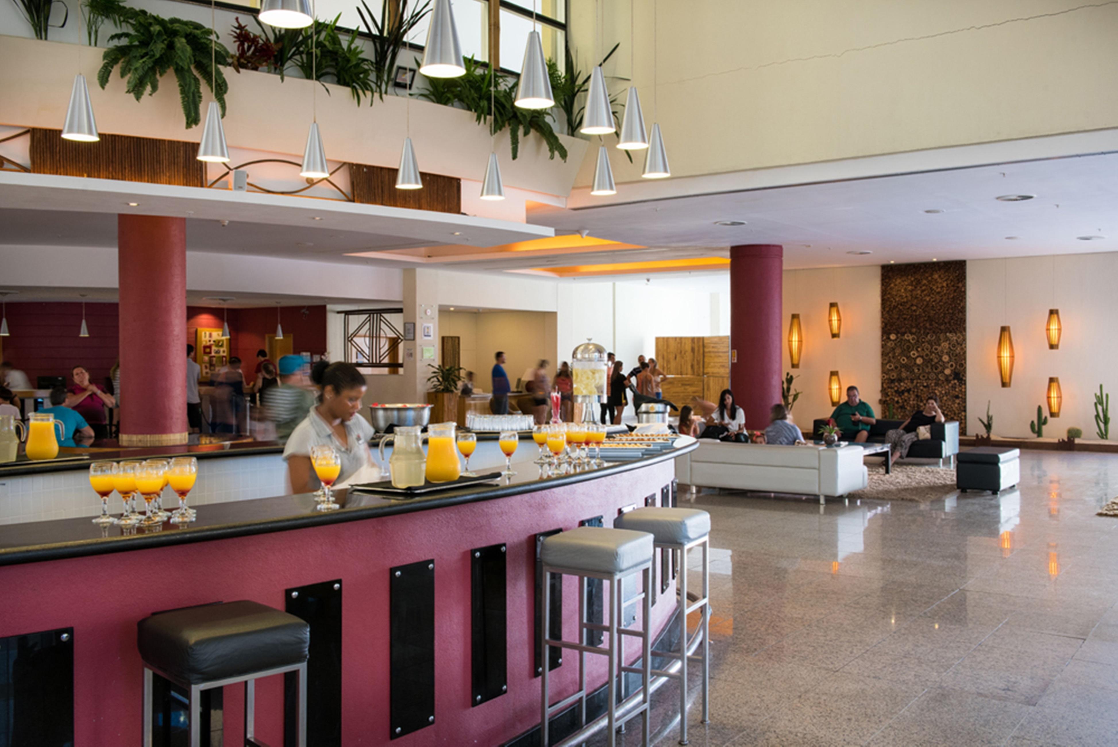 منتجع فيلا غاليه إيكو انغرا - شامل كليًا أنجرا دوس ريس المظهر الخارجي الصورة The lobby bar at the Sheraton Berlin