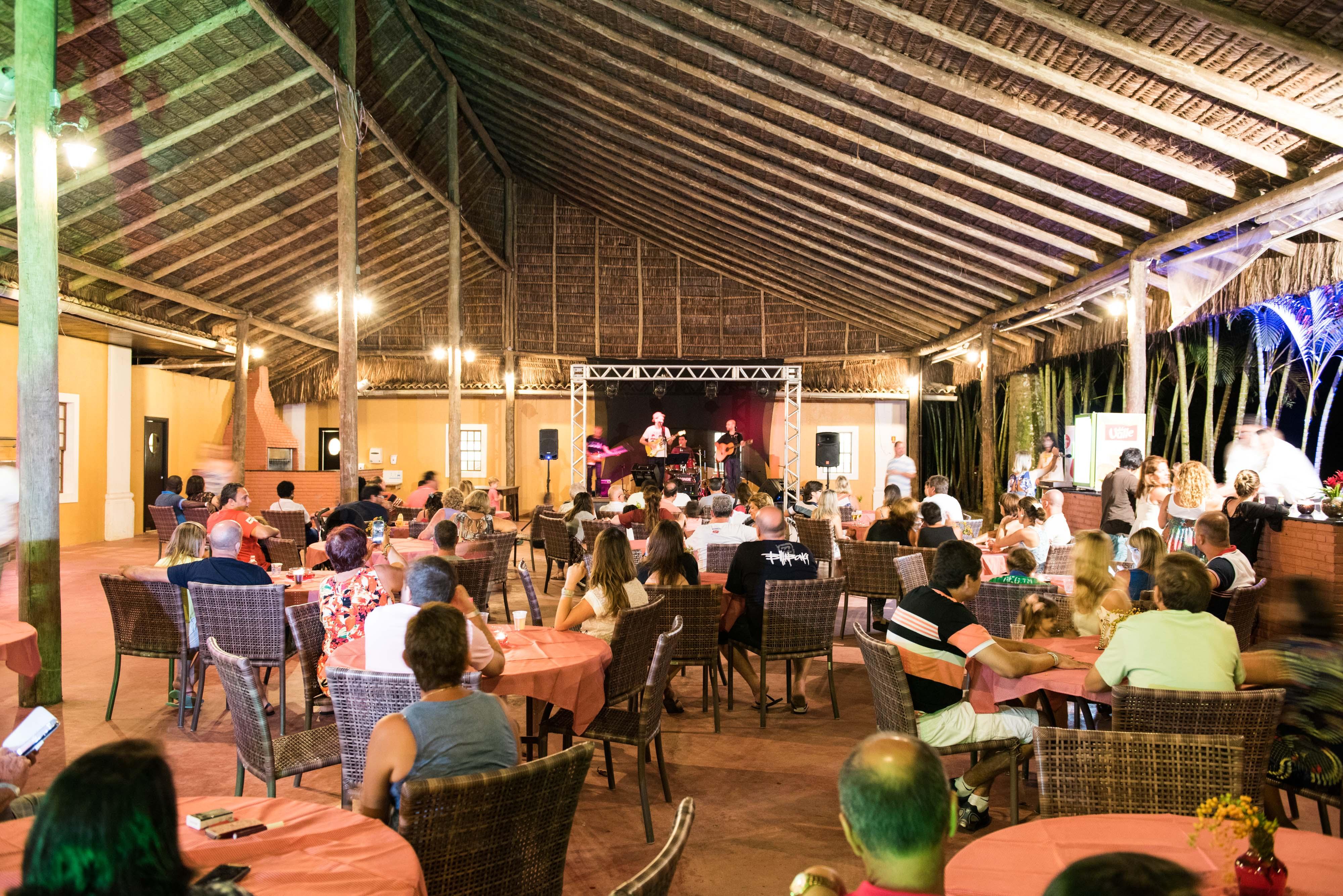 منتجع فيلا غاليه إيكو انغرا - شامل كليًا أنجرا دوس ريس المظهر الخارجي الصورة The interior of the restaurant