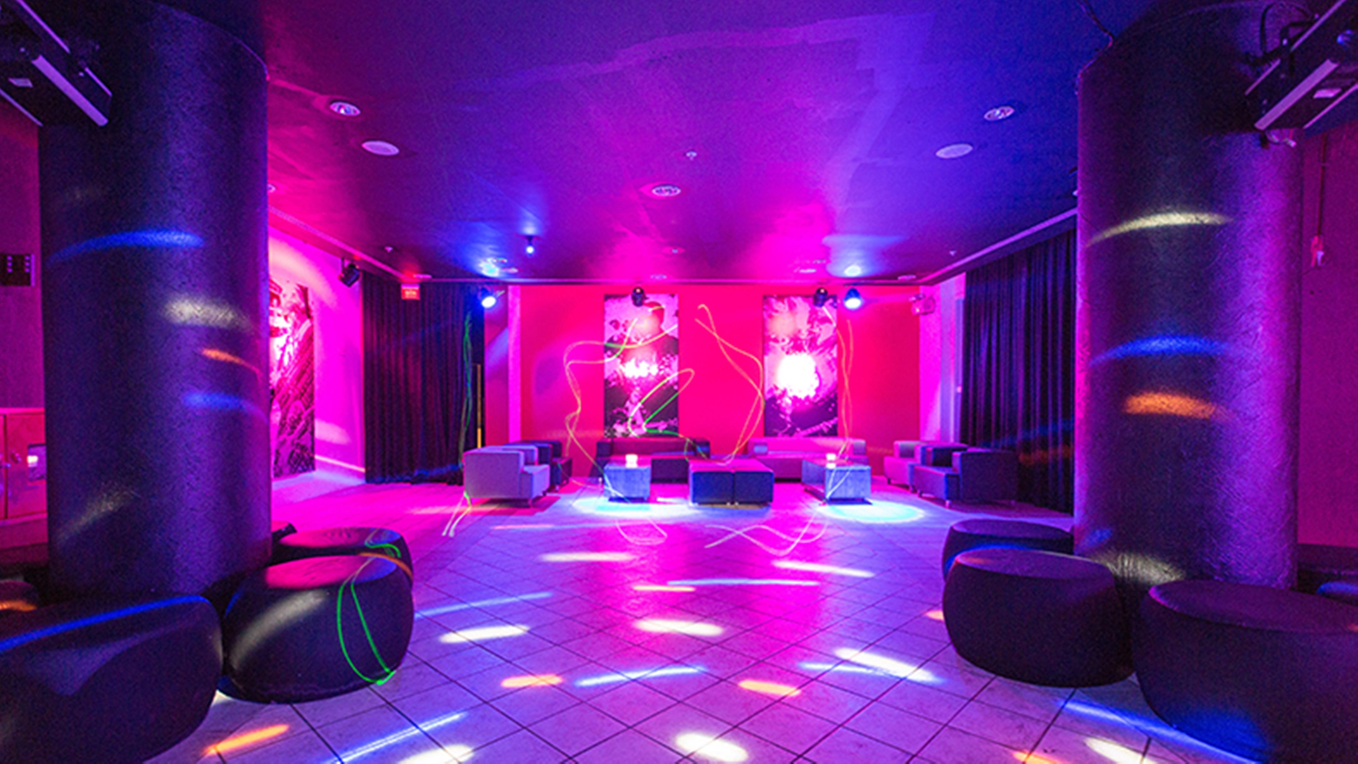 منتجع فيلا غاليه إيكو انغرا - شامل كليًا أنجرا دوس ريس المظهر الخارجي الصورة The interior of the nightclub