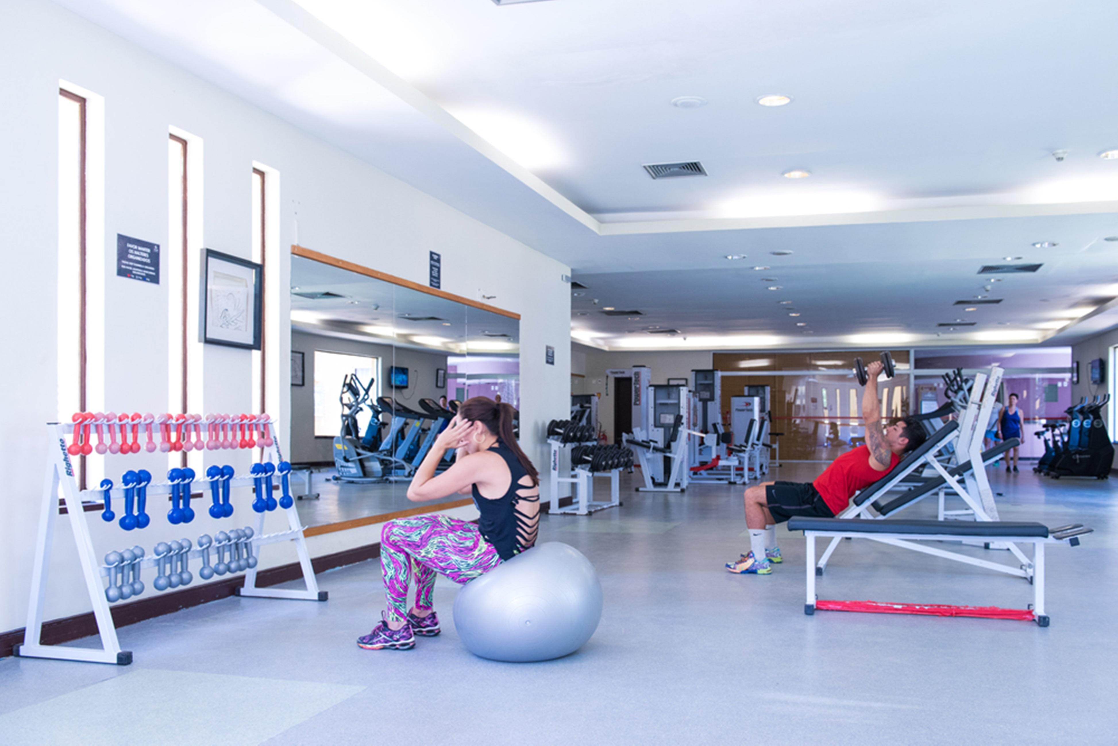 منتجع فيلا غاليه إيكو انغرا - شامل كليًا أنجرا دوس ريس المظهر الخارجي الصورة The gym at the hotel